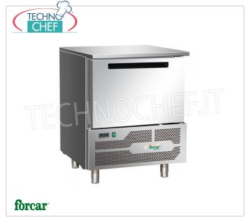 Professional Blast Chiller, 5 GN 1/1 Trays, Mod.G-D5A BLAST CHILLER-FREEZER with GUIDES for 5 TRAYS Gastro-Norm 1/1 or mm.600x400, ECOLOGICAL GAS R290 E, FORCAR brand, yield POSITIVE CYCLE + 90 ° + 3 ° C / Kg. 18, NEGATIVE CYCLE + 90 ° -18 ° C / Kg.14, V.230 / 1 + N, Kw.0,8, Weight 95 Kg, dim.mm.800x815x1015h, FORCAR