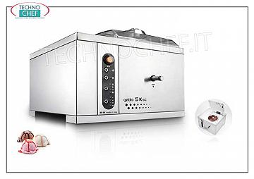 PROFESSIONAL STAINLESS STEEL countertop BATCH FREEZER PROFESSIONAL countertop BATCH FREEZER in 18/10 STAINLESS STEEL, air cooling, body and blade in stainless steel, PRODUCTION 7.2 litres/h, cycle duration 12-15 min, V.230/1, kw 0.65, dimensions mm 465x480x395h